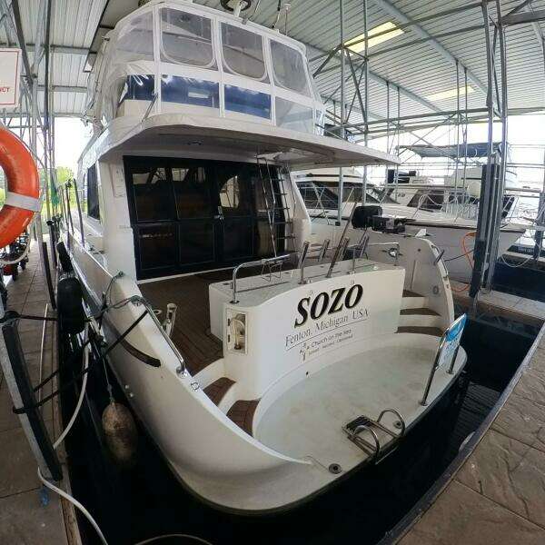 50 ft Ocean Alexander - Aft Port View