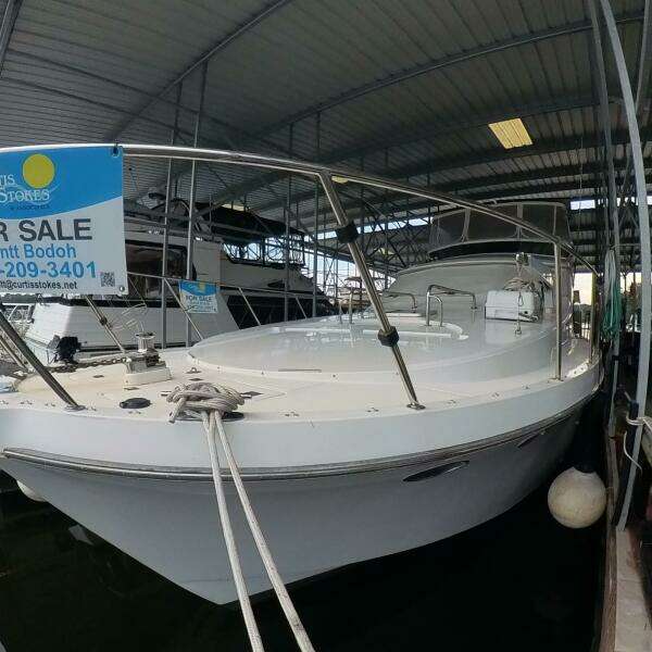 50 ft Ocean Alexander - Port Side