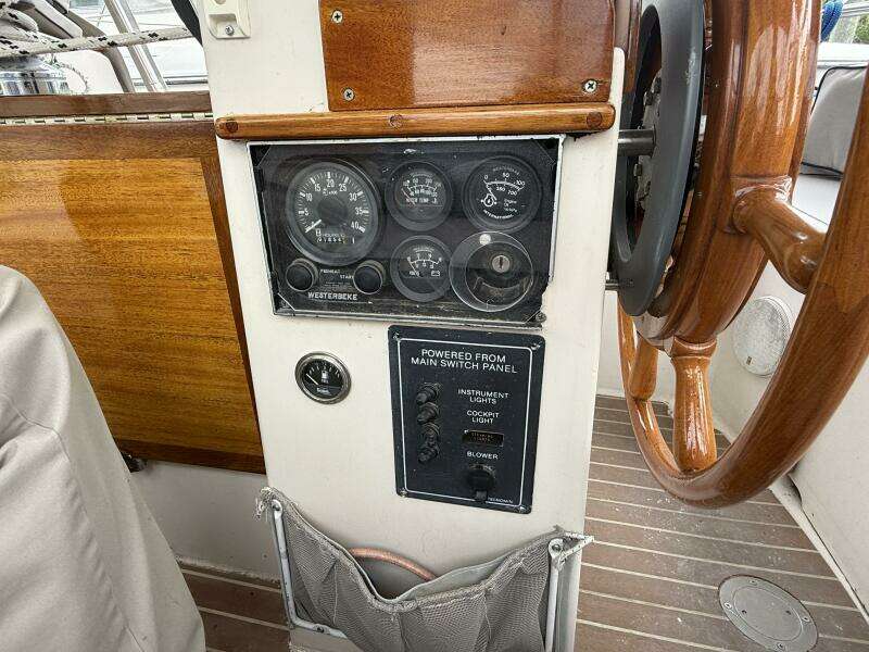 31ft Gozzard Yacht For Sale