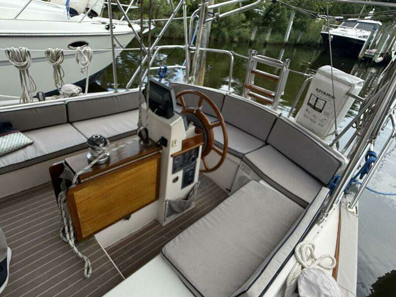 31ft Gozzard Yacht For Sale