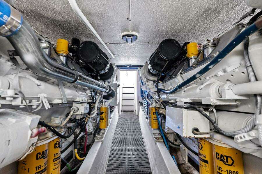 Amp d Up 60ft Hatteras Yacht For Sale