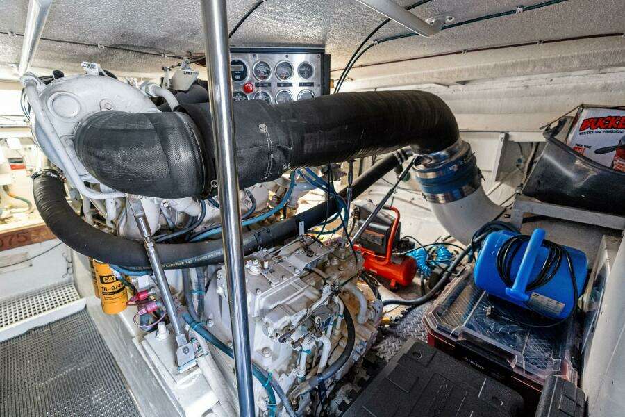 Amp d Up 60ft Hatteras Yacht For Sale