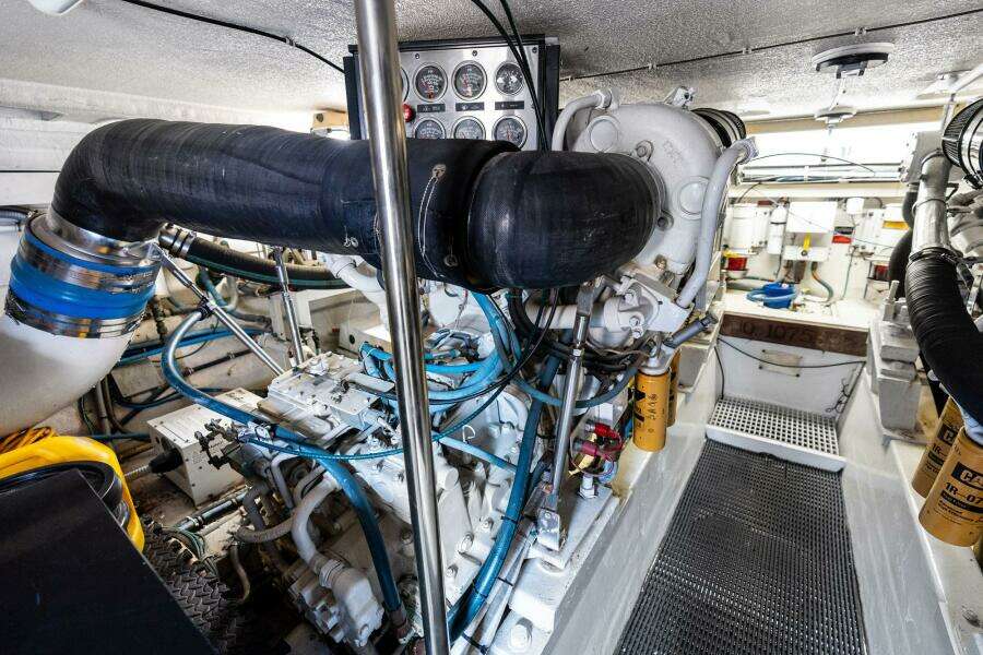 Amp d Up 60ft Hatteras Yacht For Sale