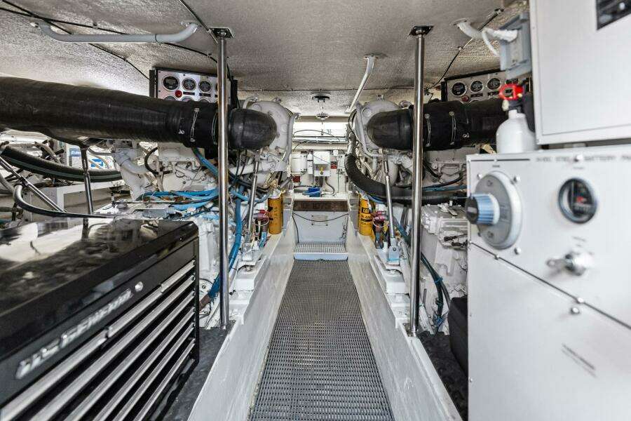 Amp d Up 60ft Hatteras Yacht For Sale