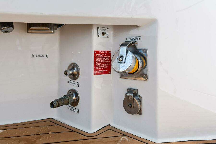 Amp d Up 60ft Hatteras Yacht For Sale