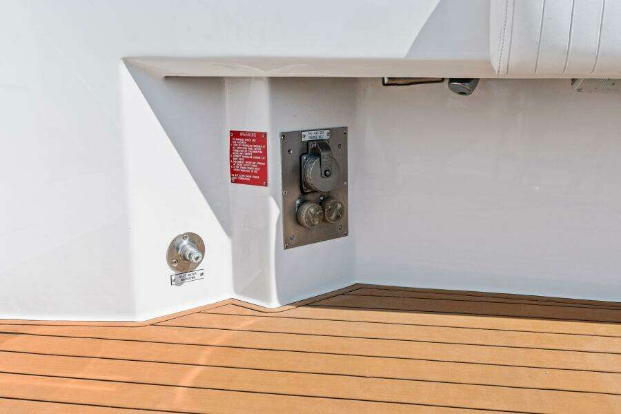 Amp d Up 60ft Hatteras Yacht For Sale