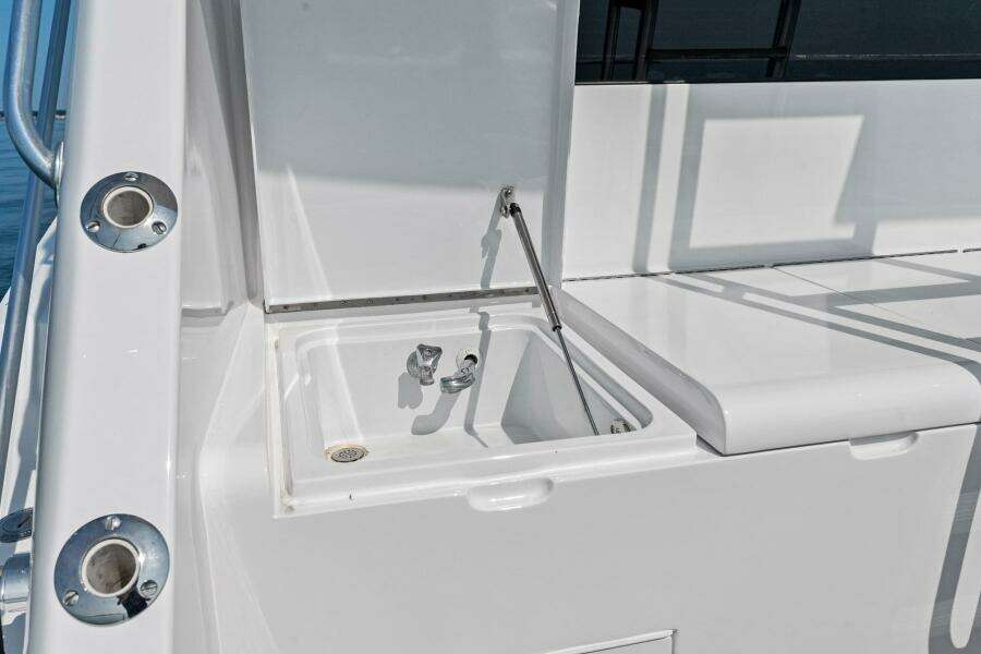Amp d Up 60ft Hatteras Yacht For Sale