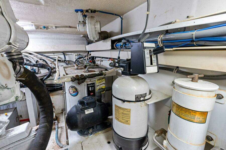 Amp d Up 60ft Hatteras Yacht For Sale