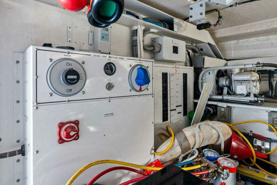 Amp d Up 60ft Hatteras Yacht For Sale