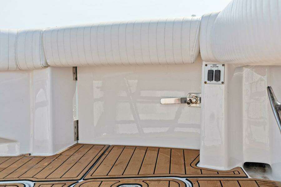 Amp d Up 60ft Hatteras Yacht For Sale