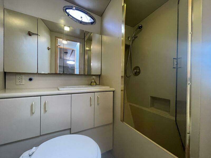 44ft Tollycraft Yacht For Sale