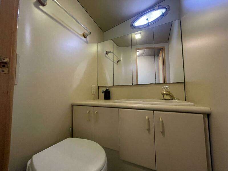 44ft Tollycraft Yacht For Sale