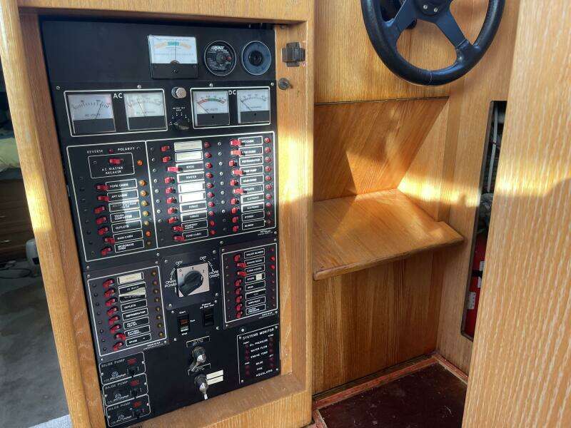 44ft Tollycraft Yacht For Sale