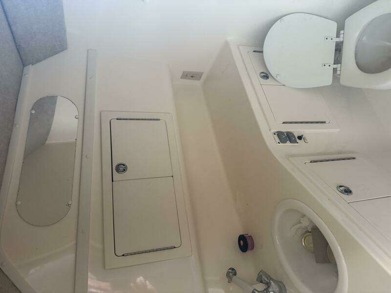28ft Carolina Classic Yacht For Sale