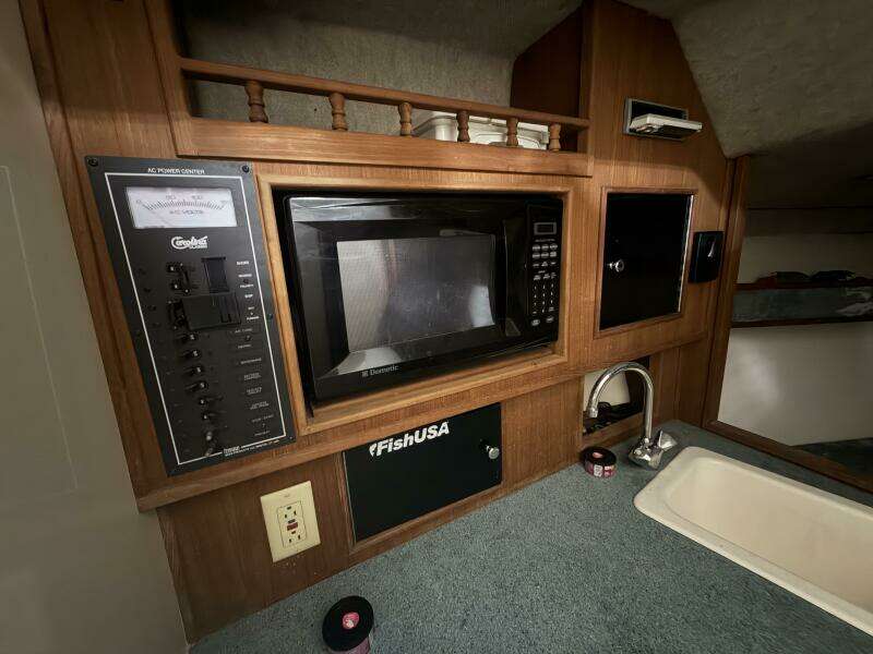 28ft Carolina Classic Yacht For Sale