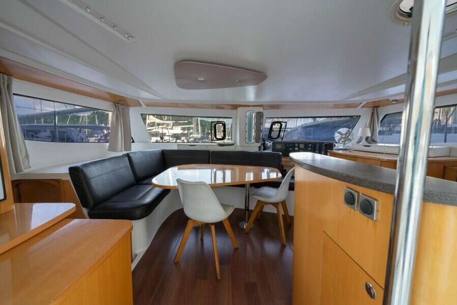 2009-fountaine-pajot-orana-44-sail-9895324-20250804094302954-10.jpg