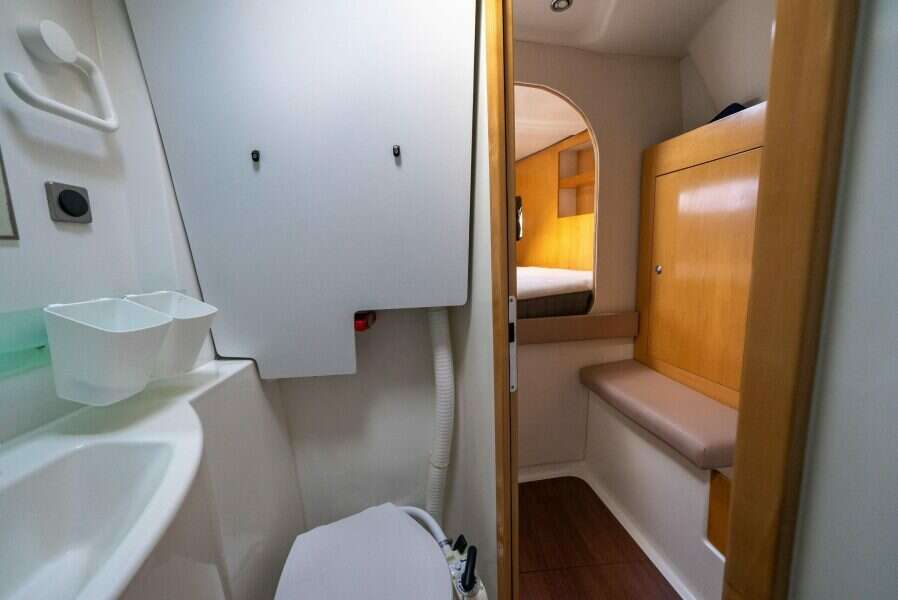 2009-fountaine-pajot-orana-44-sail-9895324-20250804094303059-22.jpg