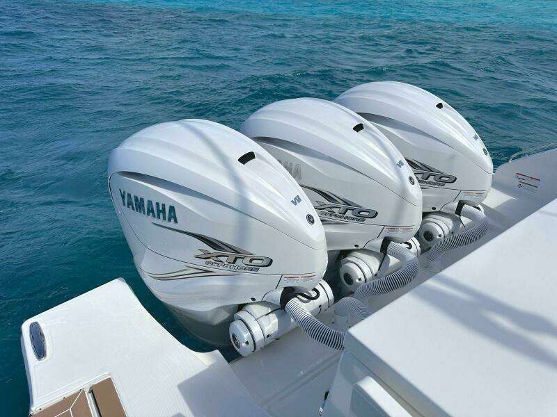 44ft Pursuit Yacht For Sale