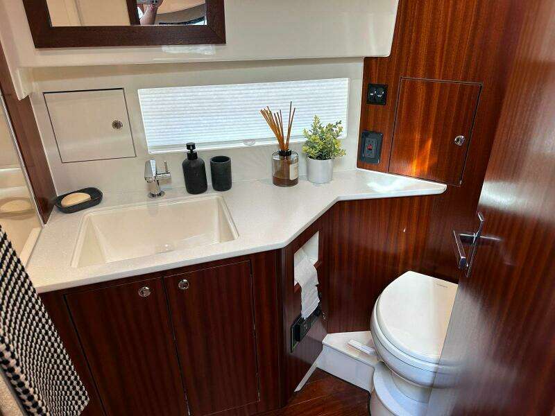 44ft Pursuit Yacht For Sale