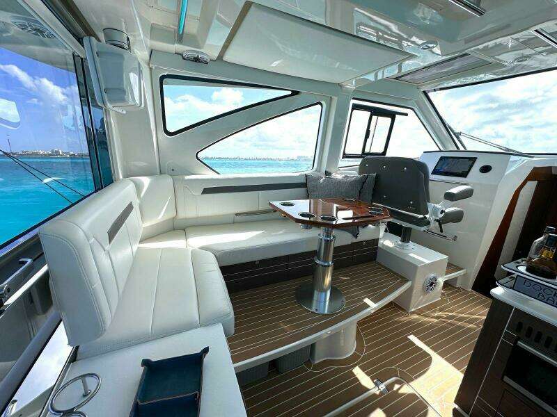 44ft Pursuit Yacht For Sale