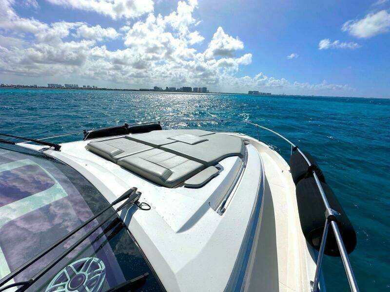 44ft Pursuit Yacht For Sale