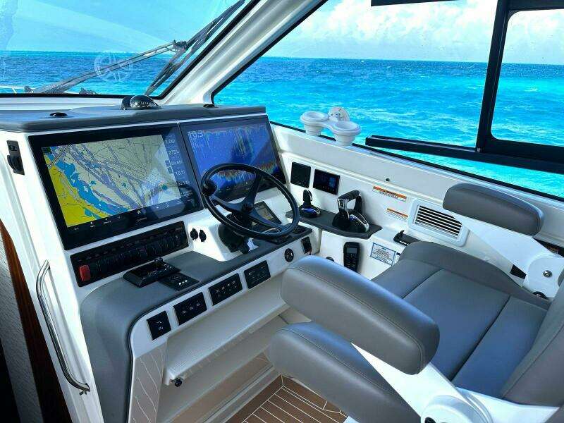 44ft Pursuit Yacht For Sale
