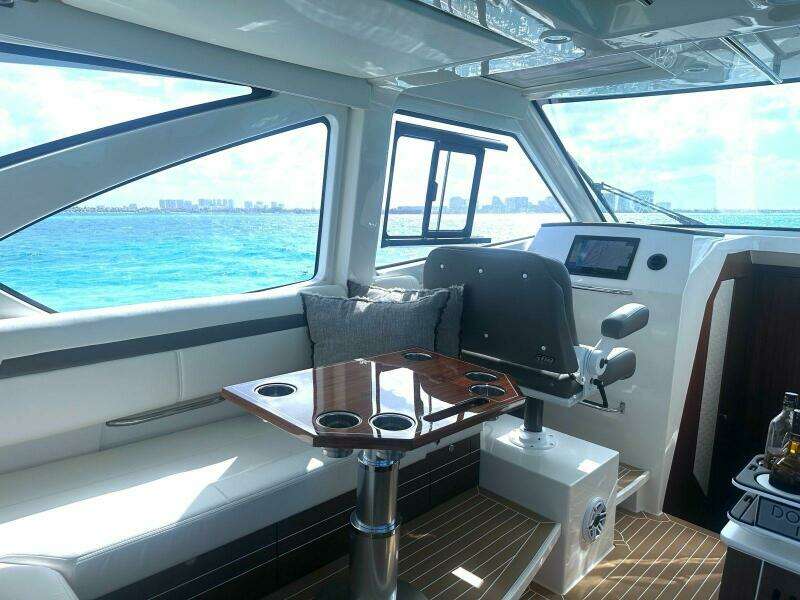 44ft Pursuit Yacht For Sale