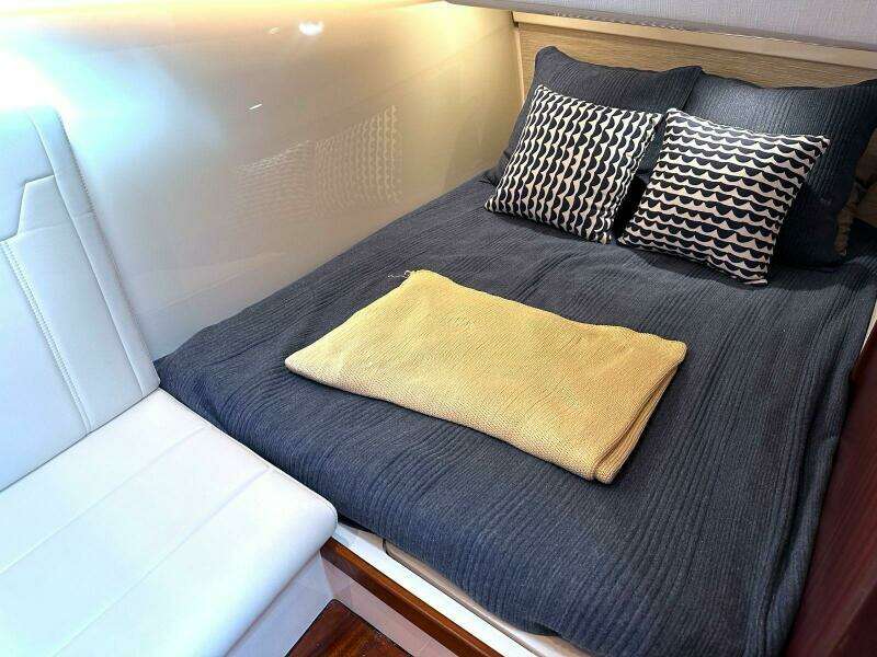 44ft Pursuit Yacht For Sale