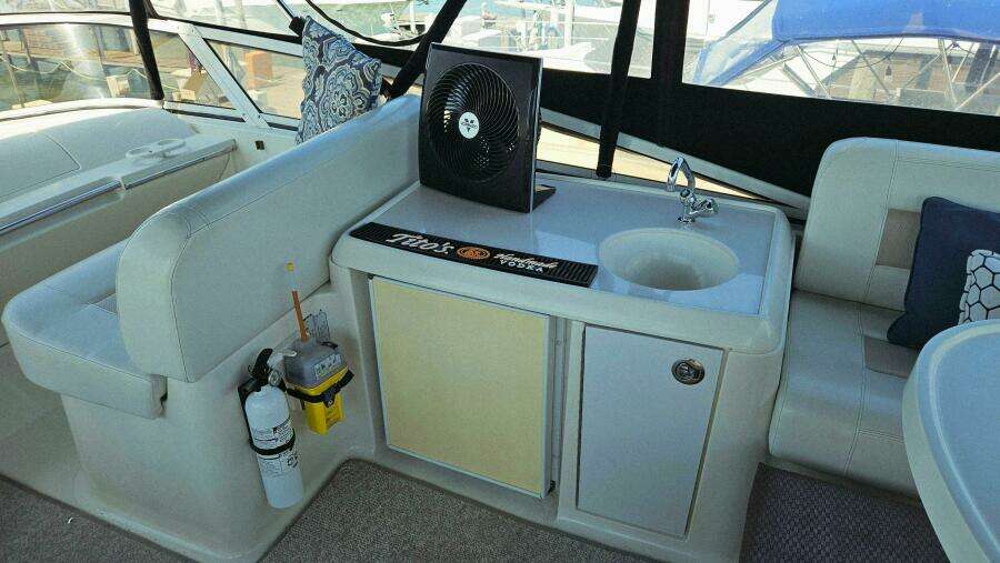 42ft Carver Yacht For Sale