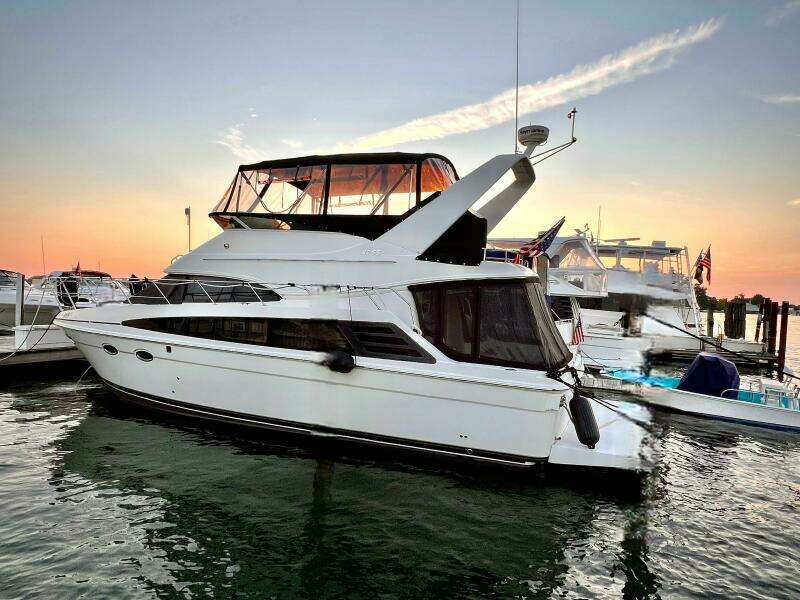 42ft Carver Yacht For Sale