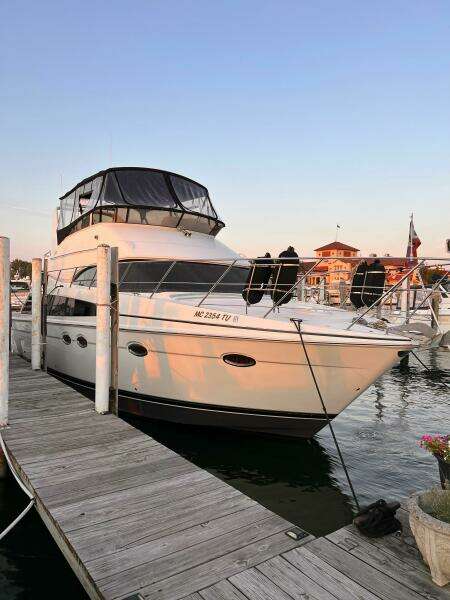 42ft Carver Yacht For Sale