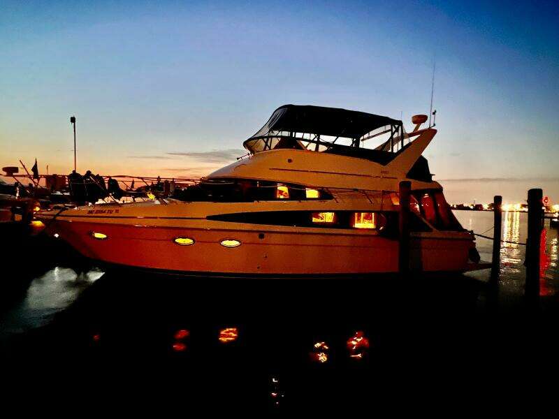 42ft Carver Yacht For Sale