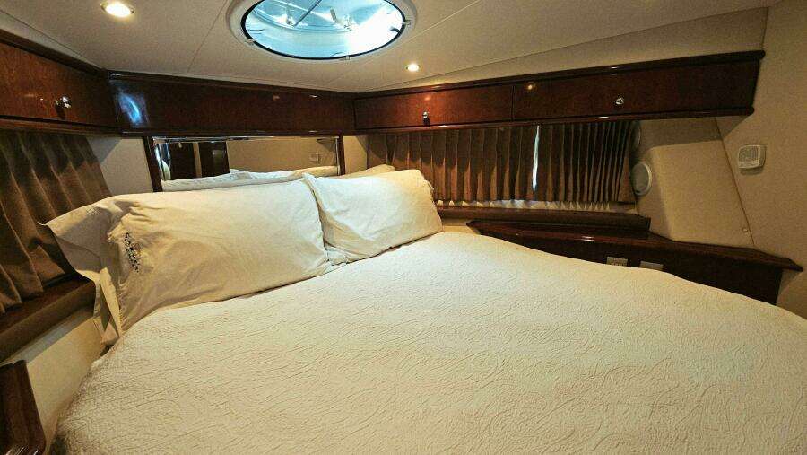 42ft Carver Yacht For Sale