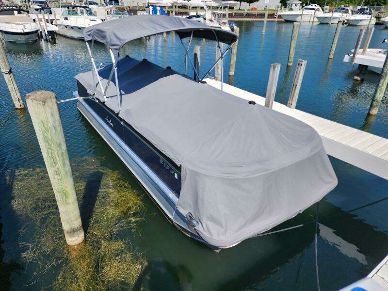 25ft Avalon Yacht For Sale