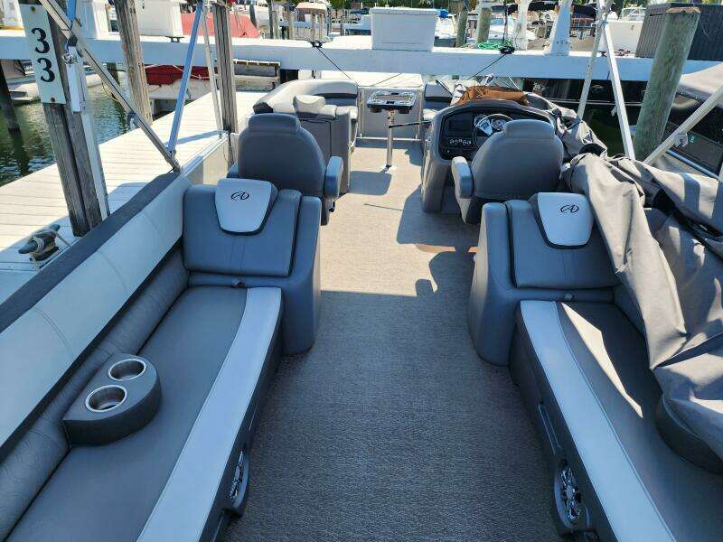 25ft Avalon Yacht For Sale
