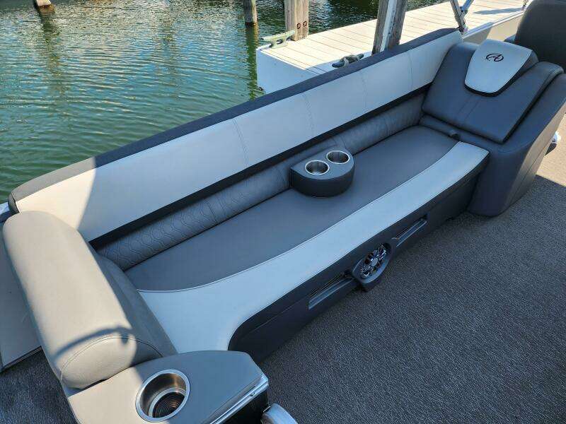 25ft Avalon Yacht For Sale