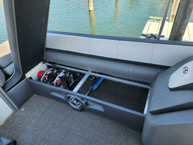 25ft Avalon Yacht For Sale