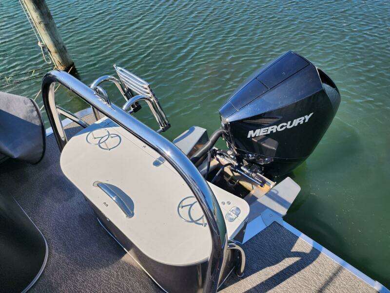 25ft Avalon Yacht For Sale