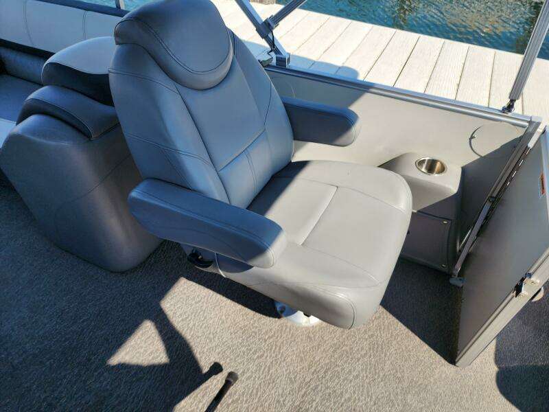 25ft Avalon Yacht For Sale