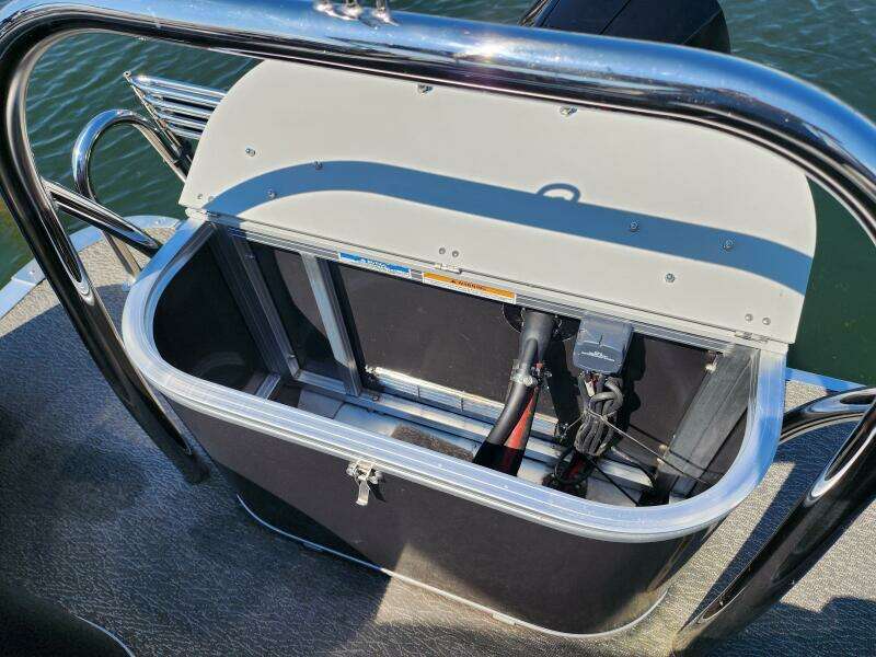 25ft Avalon Yacht For Sale