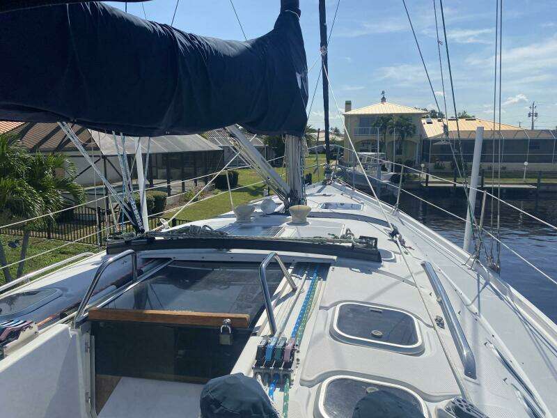 37ft Hunter Yacht For Sale