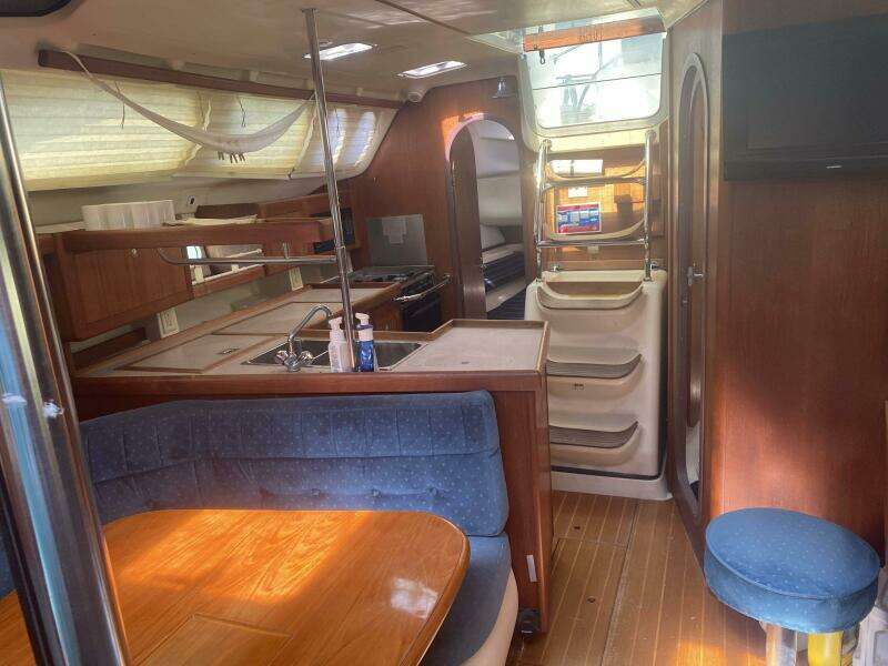 37ft Hunter Yacht For Sale