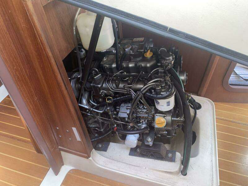 37ft Hunter Yacht For Sale