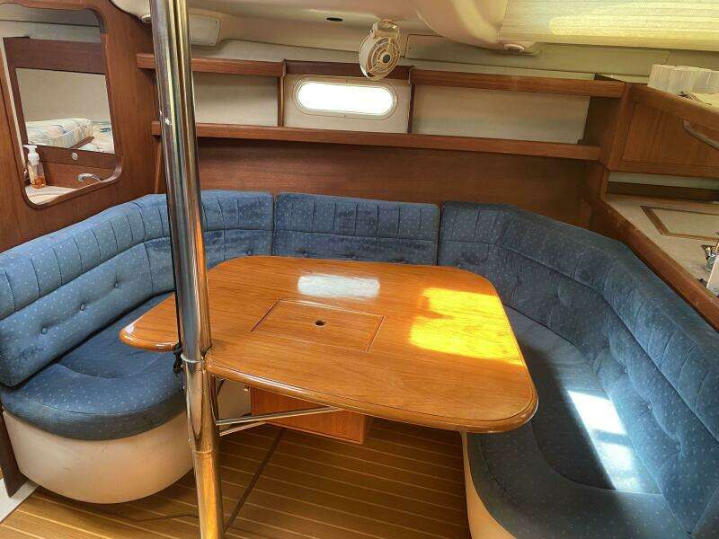 37ft Hunter Yacht For Sale