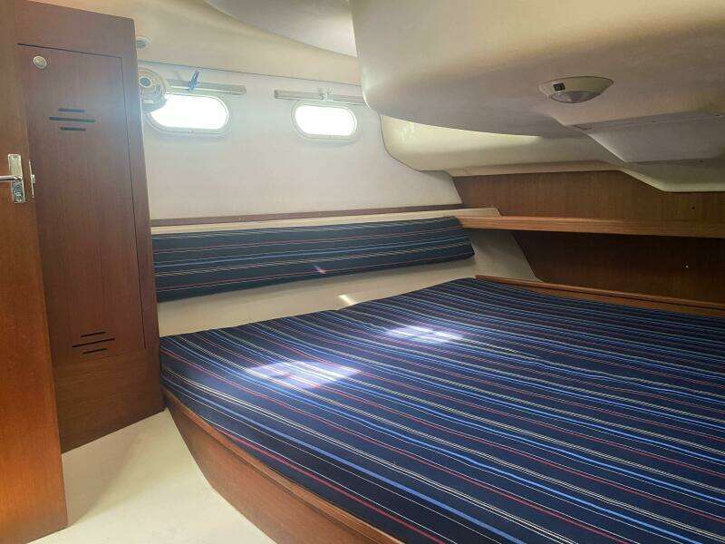37ft Hunter Yacht For Sale