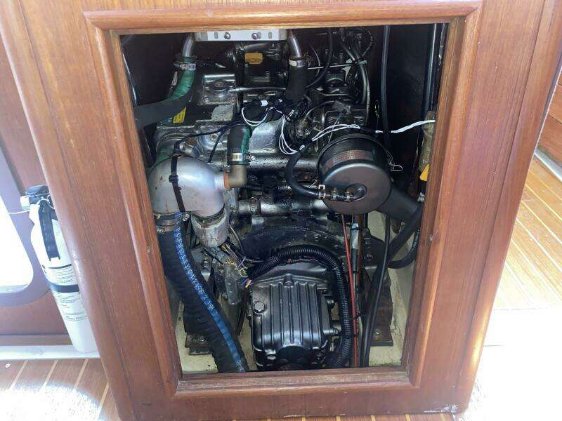 37ft Hunter Yacht For Sale