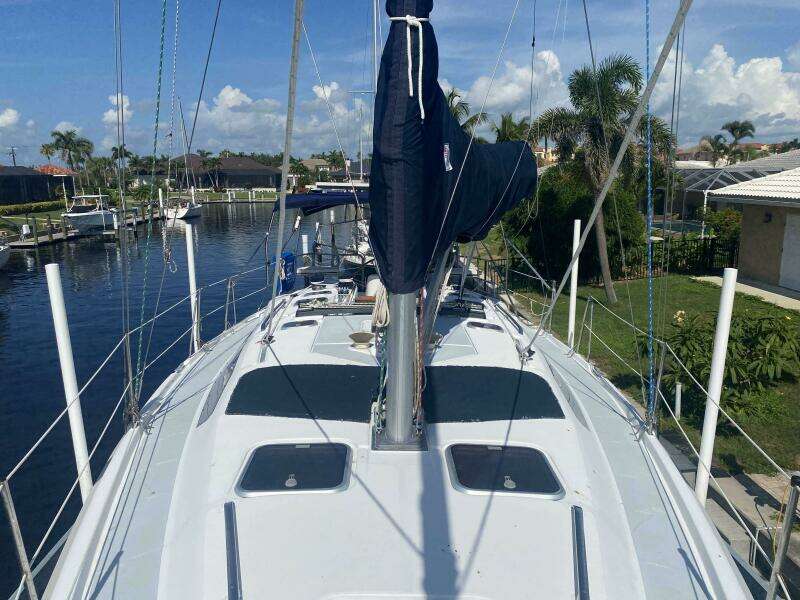 37ft Hunter Yacht For Sale