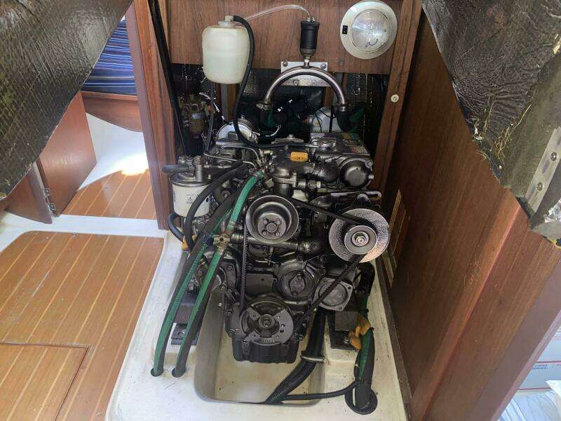 37ft Hunter Yacht For Sale
