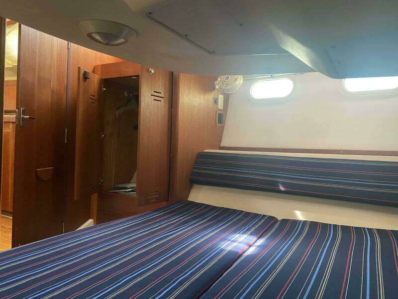 37ft Hunter Yacht For Sale