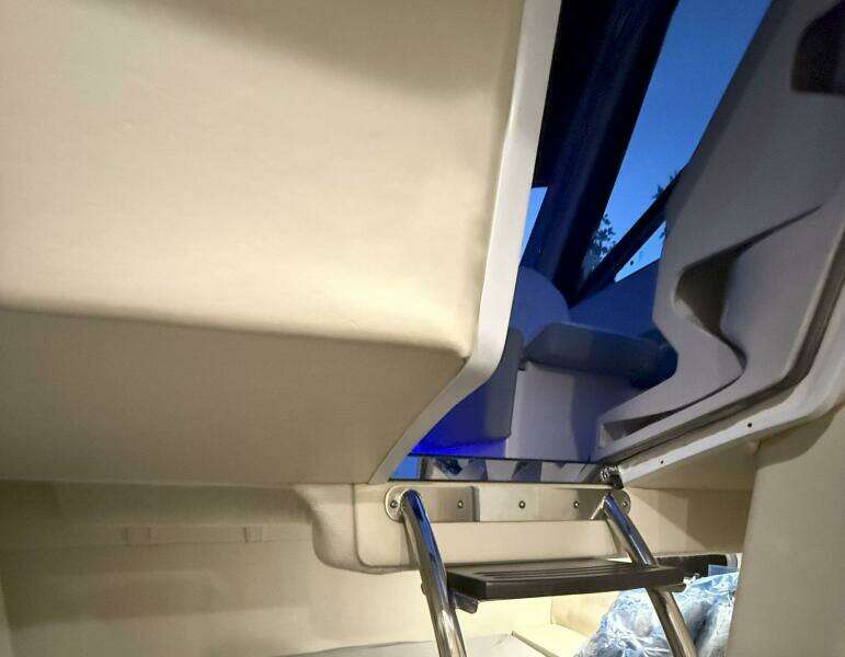27ft Regal Yacht For Sale